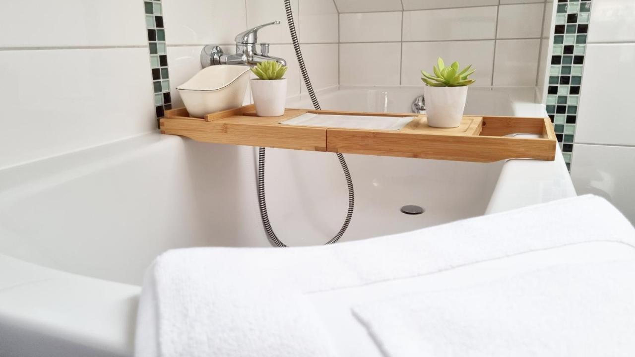 Wohnung Famous, 100Qm, Klima, Loggia, 24H Checkin, Bis 5 Personen Braunschweig Exterior foto